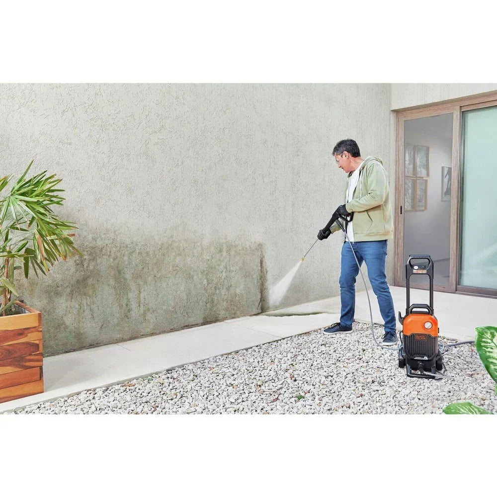 Black & Decker BEPW2000 2000 max PSI 1.2 GPM Corded Cold Water Pressure Washer